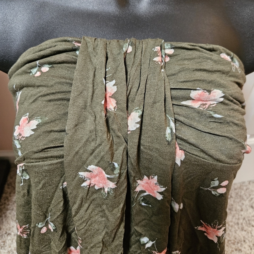 New York & Company Ruched Floral Halter Top NWT - Picture 7 of 12
